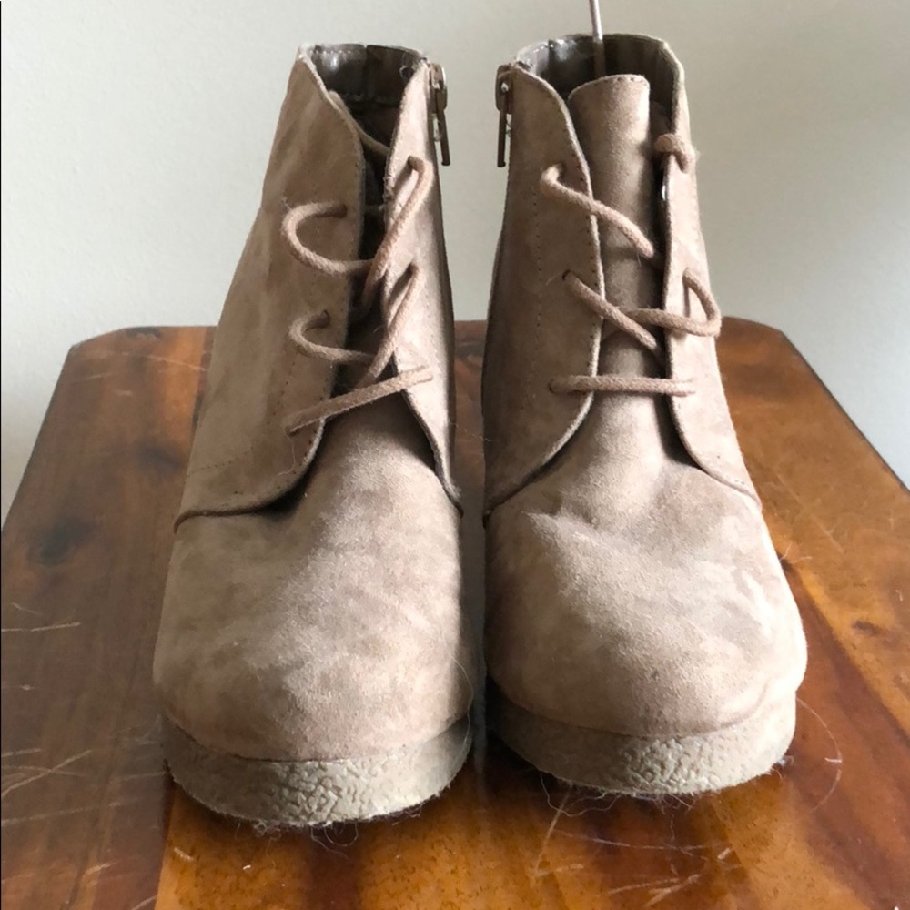 Merona brand wedges size 6.5! Worn once.